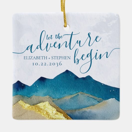 水の色ゴールデンマウンテンウェディング日付を保存 セラミックオーナメント (正面)