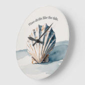 水の色シェルウォールクロック – 穏やかな沿岸スタイル ラージ壁時計 (傾斜)