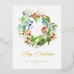 水の色ジュニパーとホリーリースクリスマス 箔シーズンポストカード<br><div class="desc">メリークリスマス!家族や友人にこのフェスティバル水色クリスマスポストカードで休日のメッセージを送信する。冬の果実と緑の水彩リースを備えている。この植物の休日の葉書を詳細でパーソナライズ。この金ゴールドフォイルのクリスマスポストカードは他のカードのストックで利用可能である。一致するアイテムが使用可能。</div>