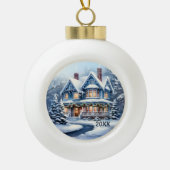 水の色ビクトリアン冬の家を追加する年 セラミックボールオーナメント (正面)