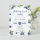 水の色ブルーベリー甘いベリーボーイ赤ちゃんシャワー 招待状 (スタンド正面)