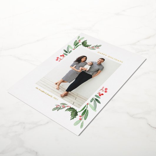 水の色ホリーと緑の幸せな休日の写真 箔シーズンカード (回転した状態)