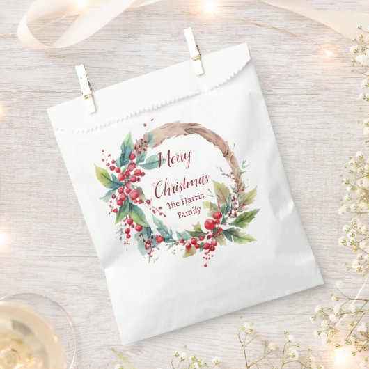 水の色ホリーリースパーソナライズされたクリスマス フェイバーバッグ (クリップ留めされた状態)