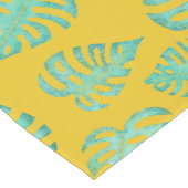 水の色モンステラ葉のオンマスタードイエロー ミディアムテーブルランナー (コーナー)