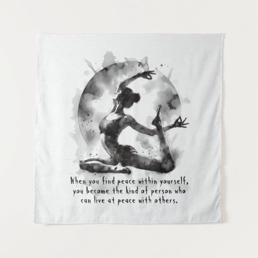 水の色ヨガ霊気一足王ピジョンポーズ タペストリー (正面)