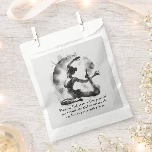 水の色ヨガ霊気一足王ピジョンポーズ フェイバーバッグ (クリップ留めされた状態)