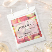 水の色リトルピーチの途中の赤ちゃんシャワー フェイバーバッグ (クリップ留めされた状態)