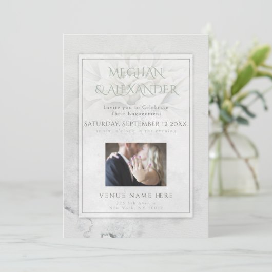 水の色ワイルドダリア婚約フォトフレーム 招待状 (スタンド正面)