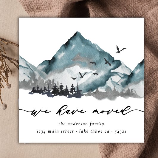 水の色素朴私たちは森の山を移動した 案内状