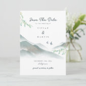 水の色素朴緑の山の日付を保存 招待状 (スタンド正面)