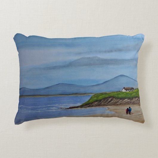 水の色絵を描のロマンチックな日のビーチ アクセントクッション (正面)