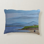 水の色絵を描のロマンチックな日のビーチ アクセントクッション (裏面)