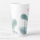 水の色絵画のロータスフローラフリーハンドスケッチ カフェラテマグ (正面)