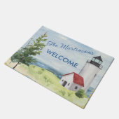 水の魅力的色ライトハウスシーンようこそ名前 ドアマット (アングル)