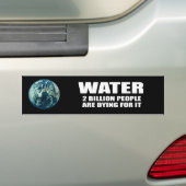 水の2,000,000,000人はそれのために死んでいます バンパーステッカー (車上)