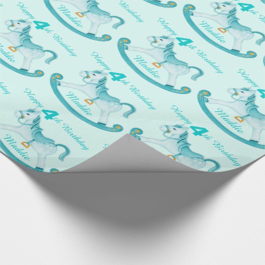 水は揺り木馬の第4誕生日パターン覆いを示しました ラッピングペーパー (角)