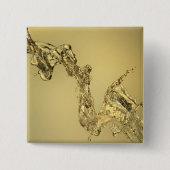 水をはねかけることによって形作られる抽象的な形 缶バッジ (正面)