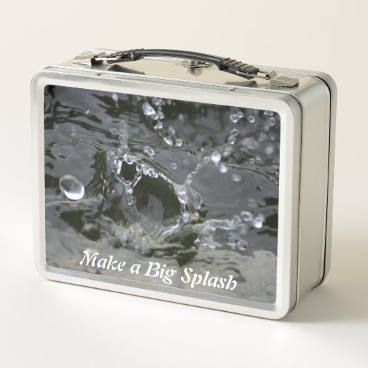 水を大きく跳ね上げるおもしろい メタルランチボックス (裏面)