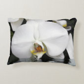 水アクセント枕から浮き出るラン アクセントクッション (裏面)