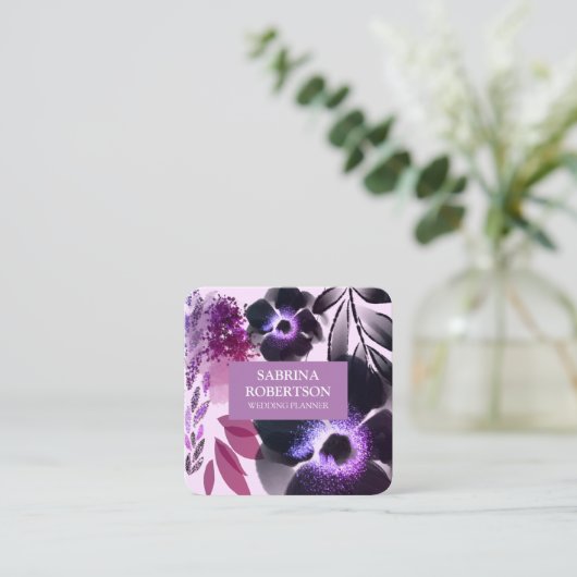 水エレガント色かわいらし紫とピンクフローラ スクエア名刺 (スタンド正面)
