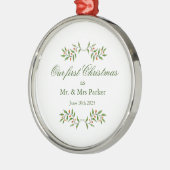 水エレガント色の緑の私たちの初めてのクリスマス メタルオーナメント (左)