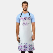 水エレガント色パープルフローラとモノグラム エプロン (着用した状態)