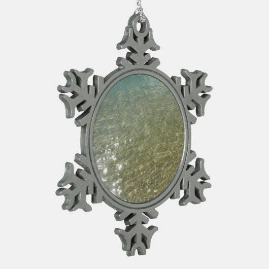 水オンビーチI抽象芸術自然撮影 スノーフレークピューターオーナメント (左)