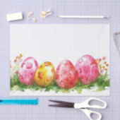 水カラフル色のイースターエッグと花 薄葉紙 (クラフト)