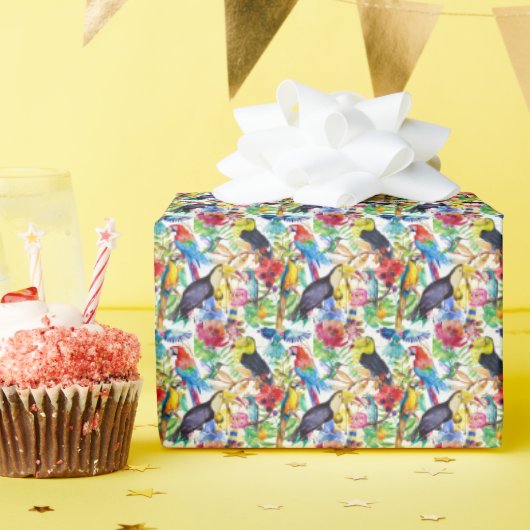 水カラフル色のパロット ラッピングペーパー (誕生日パーティー)