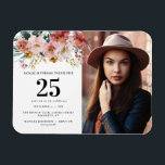 水ガーリー色フローラ編集可能な年齢写真 マグネット<br><div class="desc">水の色ガーリーフローラ誕生日ピンクのシックなパーティーデザイン.あなたの大事な行事に合わせて年齢を編集。美しいエレガントパーティーモダンテーマ。</div>