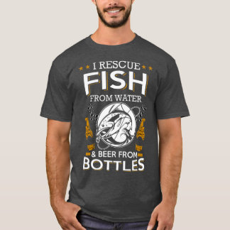 水ビールから魚を取り出すボトル Tシャツ