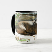 水マグで冷却している犬 マグカップ (正面左)