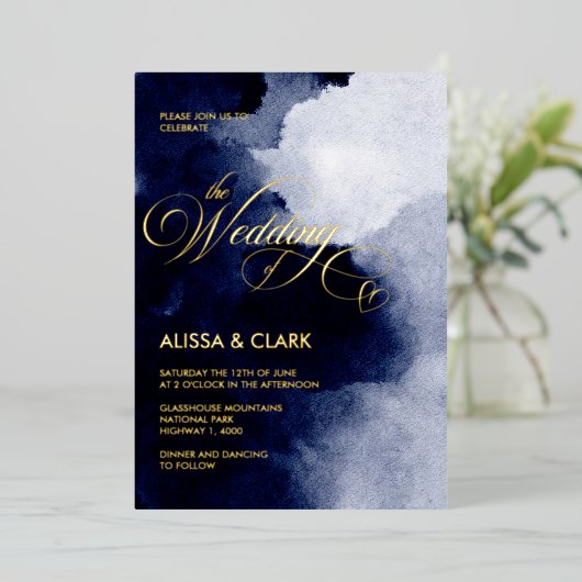 水モダン色ダークミッドナイトネイビーブルー抽象芸術 箔招待状 (立ち正面)