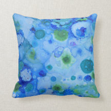 水下の青と緑の枕