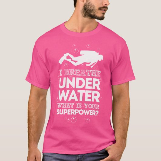 水中で呼吸するスキューバダイビング Tシャツ (正面)