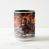 水中で戦う戦士 マグカップ (中央)