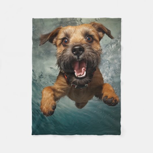 水中で泳ぐ愛らしい犬のデザイン フリースブランケット (正面)