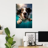 水中で泳ぐ興奮した犬のデザイン ポスター (ホームオフィス)