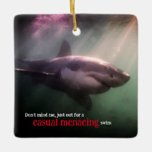 水中で白いカザメ