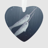 水中に一緒に泳ぐかわいいNarwhals オーナメント (裏面)