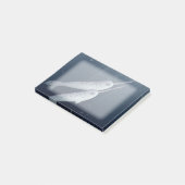 水中に一緒に泳ぐかわいいNarwhals ポストイット (アングル)