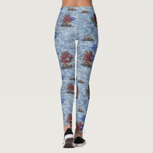 水中の赤とピンクのサンゴの繰り返しプリント レギンス (裏面)