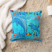 水中の青い枕で笑うイルカ クッション (ブランケット)
