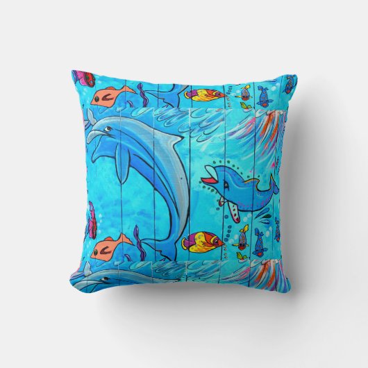 水中の青い枕で笑うイルカ クッション (正面)