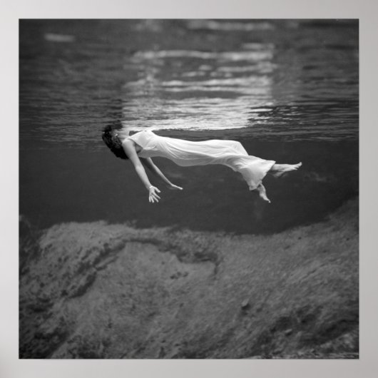 水中を浮遊， 1947.ヴィンテージ写真 ポスター (正面)