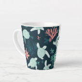 水中エスケープ – ウミガメのアート カフェラテマグ (左アングル)