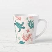 水中エスケープ – ウミガメのアート カフェラテマグ (右)