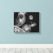 水中クラゲ キャンバスプリント (インサイチュ (ウッドフロア))