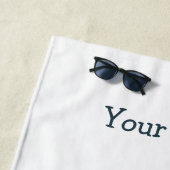 水中タコ魚のシーンの青の色合い ビーチタオル (インサイチュ)