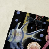 水中宝物 – 魚、貝殻、海馬 ビーチタオル (インサイチュ)